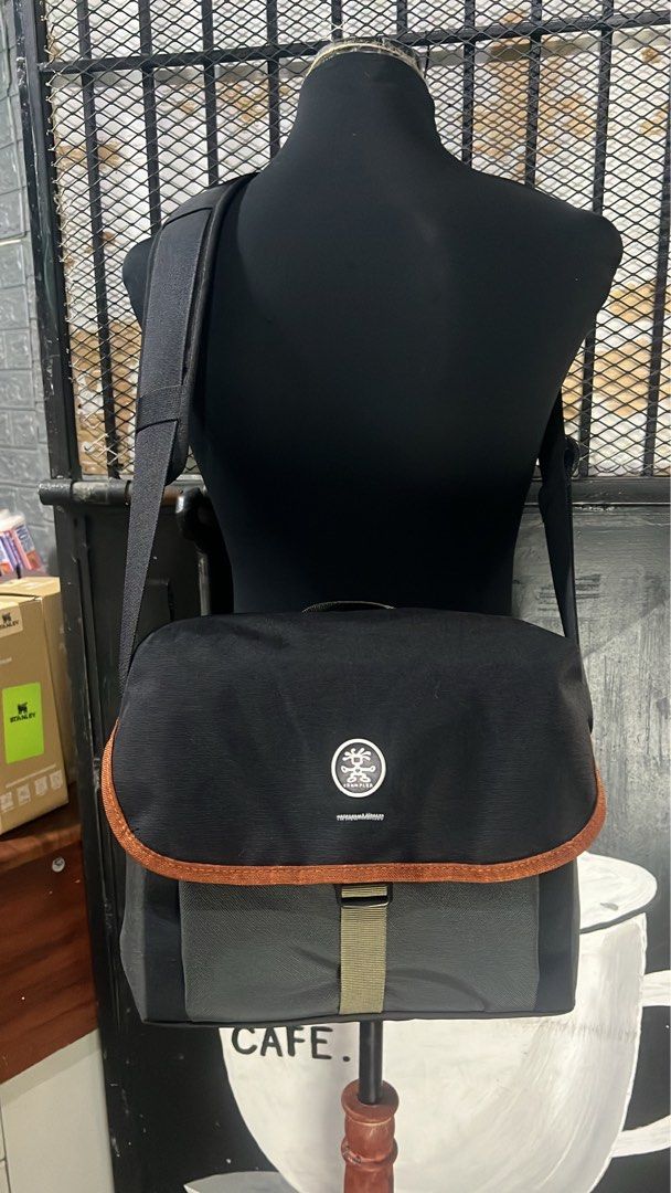 crumpler camera bag 6 million dollar home (Category: Camera Bags & Carriers) located in Taguig. Submitted by meldee.abara101095 (Listing ID 1373517295, Image 3). Description: ✔️Brand new never been use ✔️authentic crumpler camera bag 6 million dollar home You may feel free to ask more phtos.