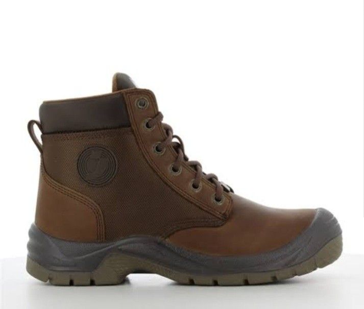 DAKAR S3 BROWN/TAUPE (Category: Boots) located in Quezon City. Submitted by jrodf (Listing ID 1373400391, Image 1). Description: ~EU 44 ~UK/AU 10 ~US 10.5 ~JPN 28.