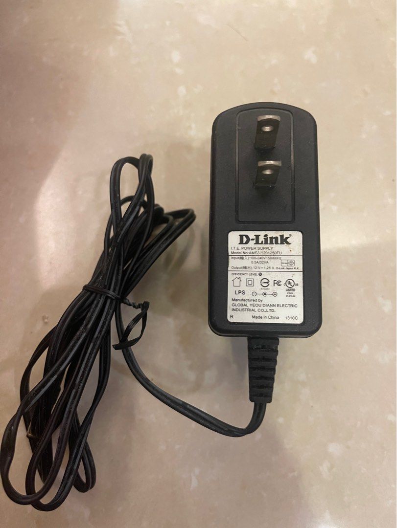由 andychen38 (刊登 ID 1373483248，圖片 1) 提交，位於 台北市 (Taipei) 的 [2] D-Link 充電器 (類別：Wifi及上網相關產品)，說明：Model: AMS3-1201250FU Output: 12V, 1.25A。