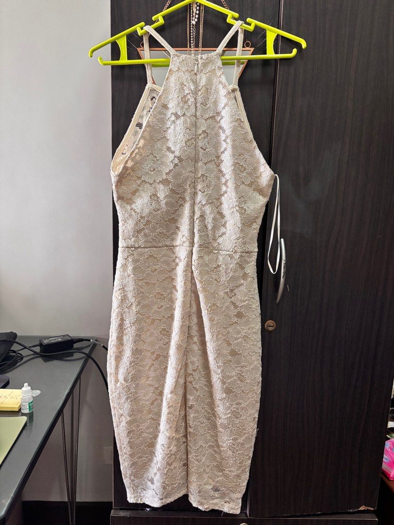 Dress XS-S (Category: Dresses) located in Pasay City. Submitted by rfdu22 (Listing ID 1373436985, Image 3). Description: Bought here on Carousell. Really nice and sexy fit! Just doesn’t fit me anymore Size S. .