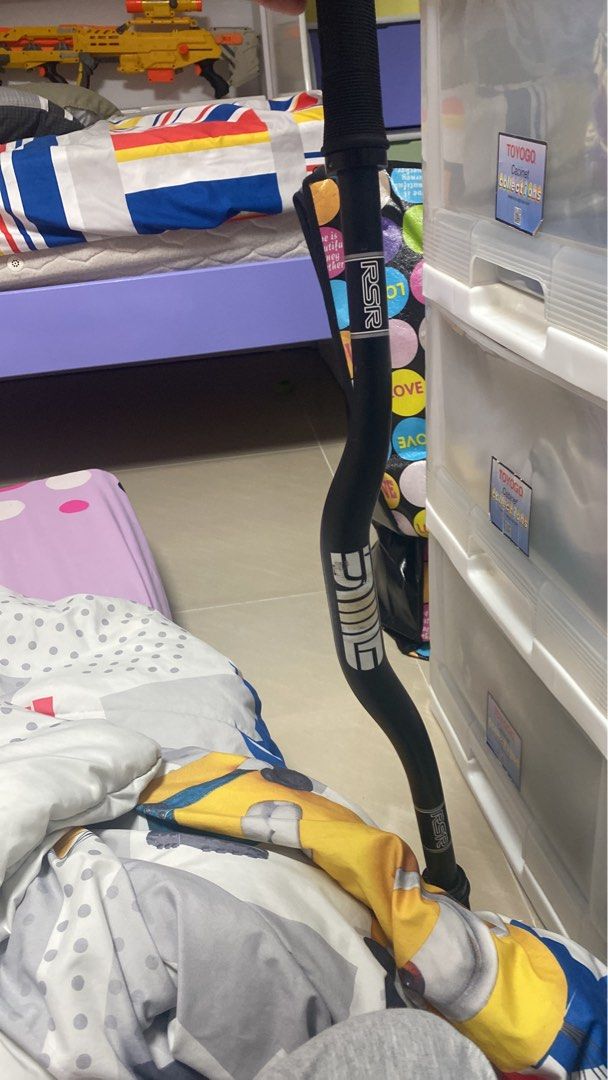 envy riser (Category: Parts & Accessories) located in Singapore. Submitted by flyinglj (Listing ID 1373558404, Image 1). Description: oni the logo infront abit yellow the rest is perfect condition.
