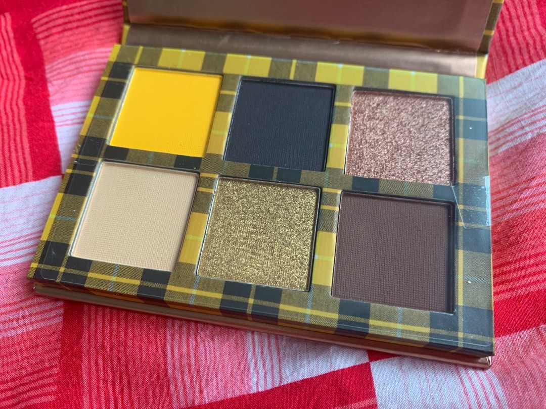 Eyeshadow declutter (Category: Makeup) located in Singapore. Submitted by jackie_20002011 (Listing ID 1373441087, Image 2). Description: Makeup Revolution Power Eyeshadow Palette 90’s Baby - $4 Makeup Revolution X Emily In Paris Camera Queen Shadow Palette - $2 Revolution Harley Quinn Rebel Heart Eyeshadow Palette - $5 (SOLD) I Heart Revolution Lemon Spritz Shadow Palette - $5.
