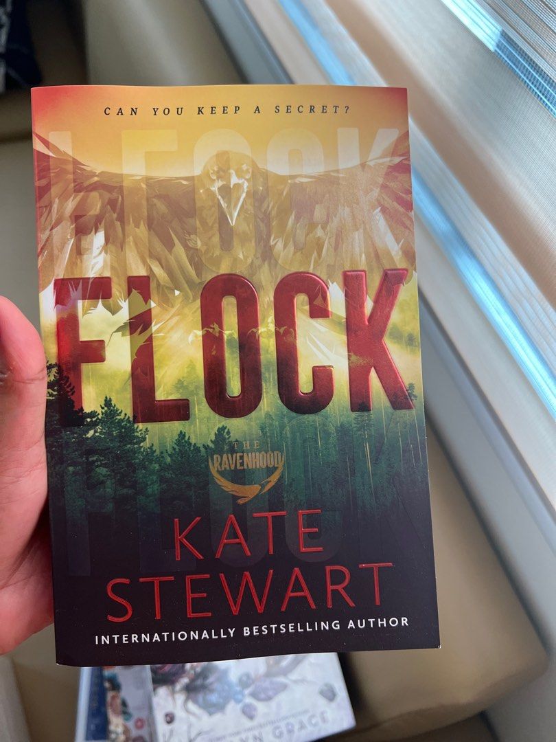 Flock Kate Stewart US PB (Category: Cross-body Bags) located in Naic. Submitted by stabarding (Listing ID 1373454307, Image 1). Description: .