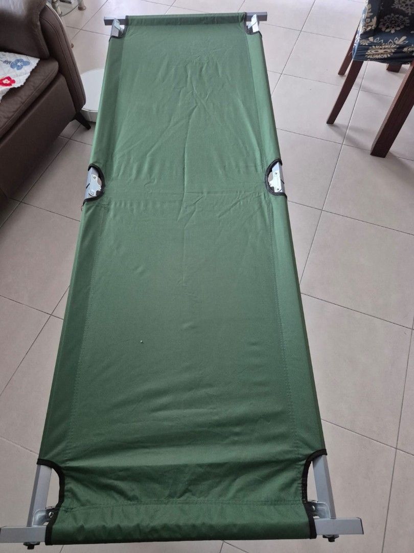 Foldable bed (Category: Outdoor Furniture) located in Singapore. Submitted by sktpie (Listing ID 1373426481, Image 1). Description: Dimensions 180 by 60cm When folded 97cm Weight 5.5kg Height from floor 42cm collection sengkang 544301.