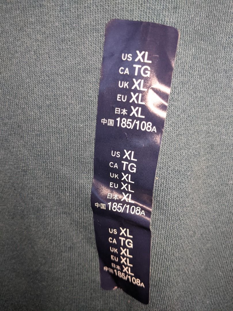 GAP (Category: Coats, Jackets and Outerwear) located in Mandaluyong City. Submitted by jms_haven (Listing ID 1373552873, Image 3). Description: .