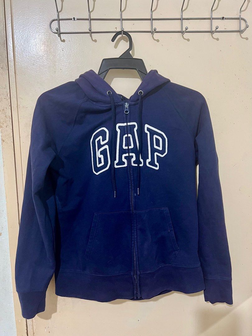 GAP hooded jacket, navy blue (Category: Coats, Jackets and Outerwear) located in Las Pinas. Submitted by iceedevclutter (Listing ID 1373558964, Image 1). Description: Original Bought in GAP outlet.