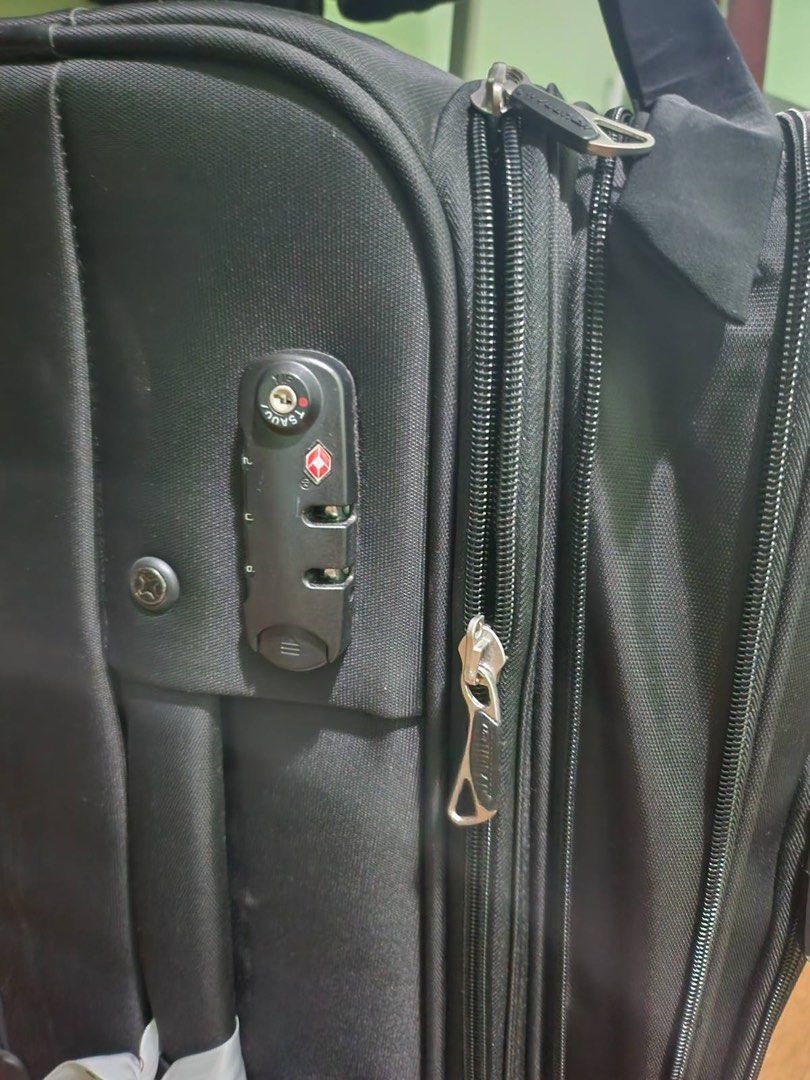 Hand Carry Luggage with laptop case (Category: Luggage) located in Pasay City. Submitted by mscaoo (Listing ID 1373430276, Image 2). Description: Brand : Urban 4 wheels With code With laptop case Cabin size 7Kg RFS : upgrade No issue.
