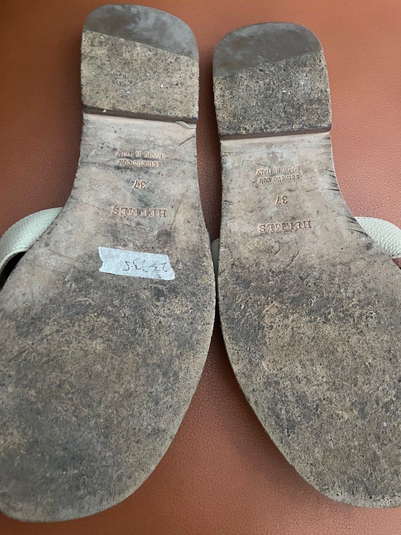 Hermes Oran (Category: Sandals) located in Quezon City. Submitted by in_vogue (Listing ID 1373567966, Image 2). Description: Japan Source Needs Cleaning of outsole Guaranteed Authentic No Inclusion.