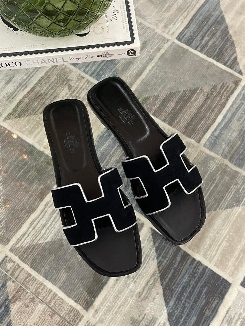 Hermes Oran Authentic💯🇯🇵 (Category: Sneakers & Footwear) located in Davao. Submitted by signatureshoesandbags (Listing ID 1373556504, Image 2). Description: Size EU 38 / US 7.5 / 25cm 👩🏻 With generic dustbag only.