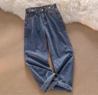 (Category: ) located in . Submitted by blooopcloset (Listing ID 1373562772, Image 1). Description: .