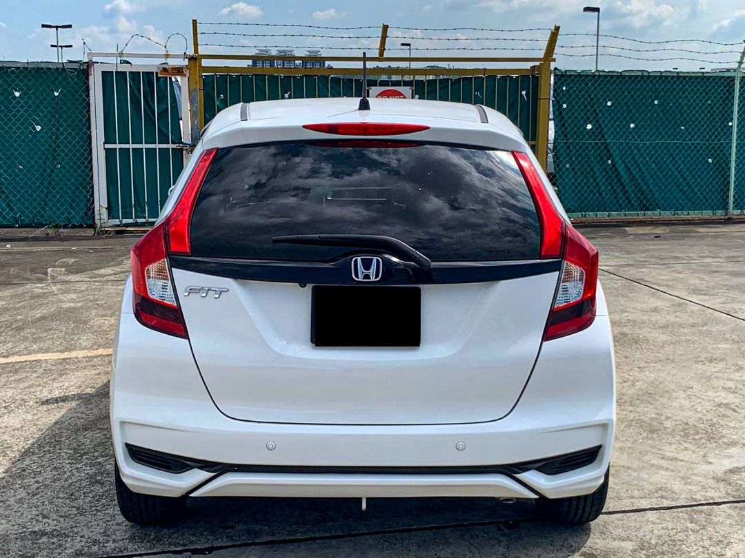 Honda Fit 1.3A G F-Package Auto62886405423747113