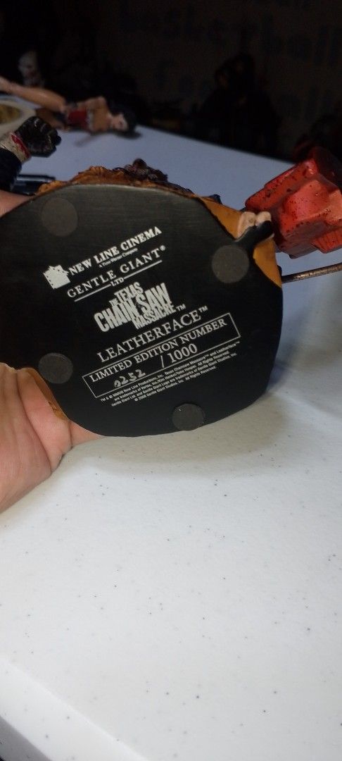 Horror action figures head bust resin (Category: Figurines & Statues) located in Manila. Submitted by chavezjofe92080 (Listing ID 1373557394, Image 3). Description: with certificate of authenticity.