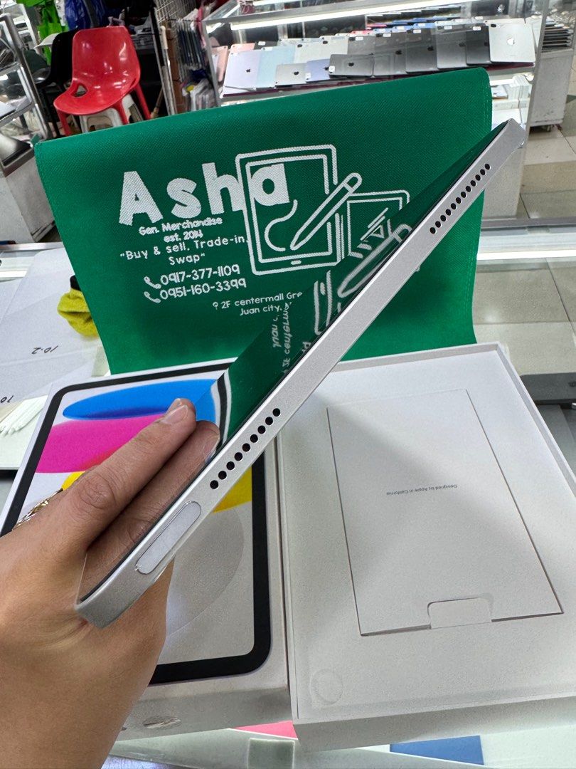 iPad 11th (A16) 128g warr. MAY 2026 OPEN BOX ONLY! (Category: iPad) located in San Juan City. Submitted by asniebasher (Listing ID 1373431418, Image 3). Description: FOR SALE/SWAP (RFS: BUY&SELL) * iPad 11th * A16 chips * 128gb * Wifi only * Open Box Only! ~ Apple warr. MAY 2026 * 100 BH / 1 Cyle count * NO ISSUE * NO REPAIR / HIDDEN ISSUE * Complete w/box same serial F R E E B I E S. ✨ ~ clear case ~ screen protector MODE OF PAYMENT ✔️COD - addi