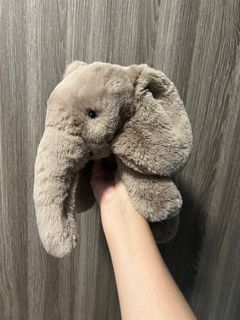 (Category: ) located in . Submitted by jellycatgogogo (Listing ID 1364088553, Image 1). Description: .