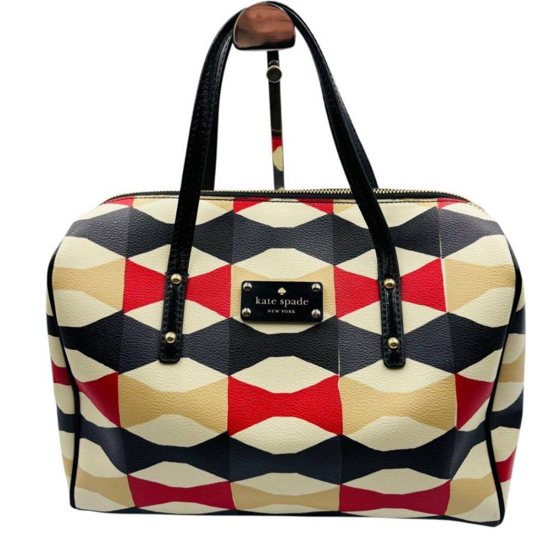 Kate spade bow boston bag (Category: Luxury Bags & Wallets) located in Marikina City. Submitted by ryanantonio041882 (Listing ID 1373419733, Image 1). Description: Tarnished zipper. What you see is what you get ✨ Don’t mine/Bid if you can’t pay on time please 🙏 📌Color may vary due to lighting.