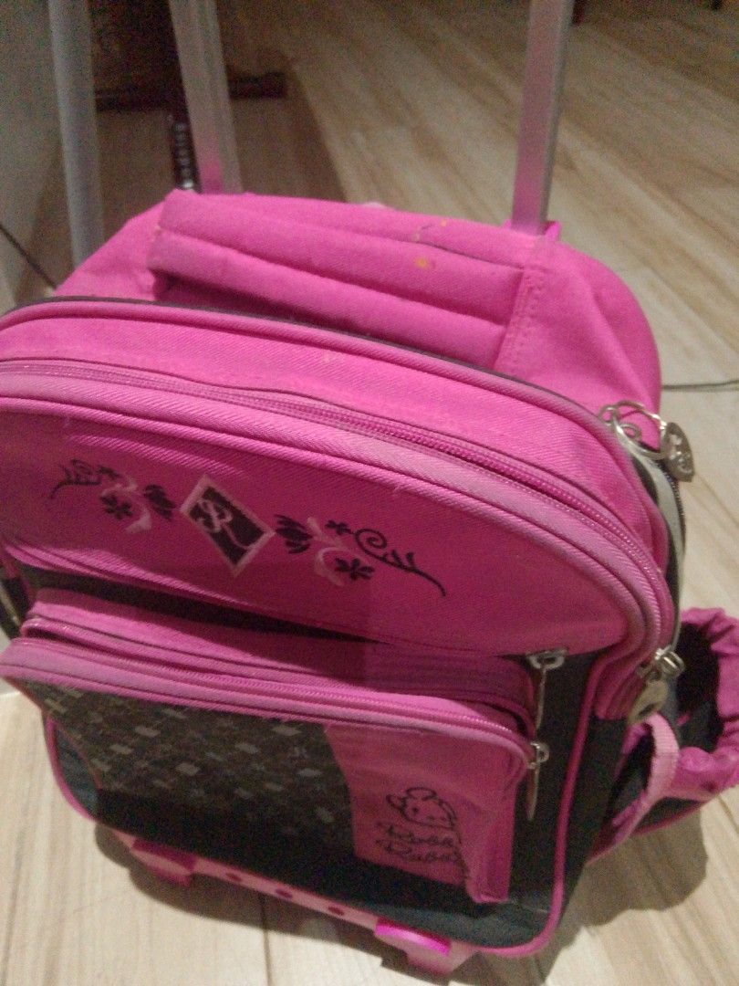 Kids trolley bag robby rabbit Small (Category: Babies & Kids Fashion) located in Guagua. Submitted by lavieestviah (Listing ID 1373522414, Image 1). Description: 💗↘️Marked down FREE SHIPPING BEST FOR PRE-k and Kinder 1 and 2 with 5books and few notebooks. 💕lunchbag Included 💕with minor Flaws 💕Good trolley wheels 💕Plus 1 Free of any lunchbags school listings Hello mommies and sis! 💖Selling my daughters preloved ... Ranging from: ➡️Brand new 