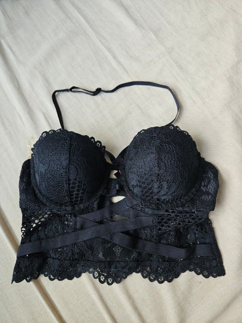 La Senza black lace corset (Category: New Undergarments & Loungewear) located in Singapore. Submitted by moemoe0 (Listing ID 1373464094, Image 2). Description: Tagged XS/S Only worn once and washed..
