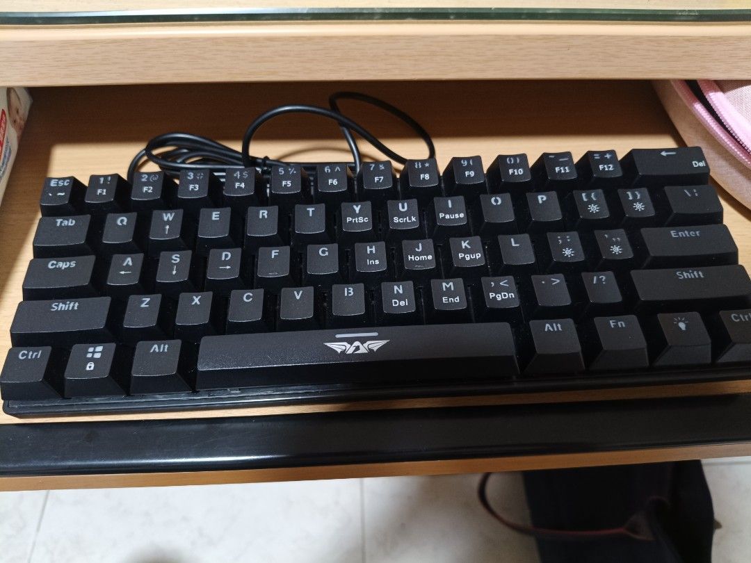 Psychswift (MKA-1C) (Category: Computer Keyboard) located in Singapore. Submitted by sminghui (Listing ID 1373499998, Image 1). Description: Is new ,use a few times . Cause bought a wireless keyboard not long ago ..