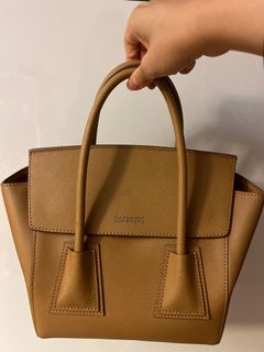 （分類：）位於 。 由 cassla 提交（商品編號 1373516445，圖片 1）。簡介： 。