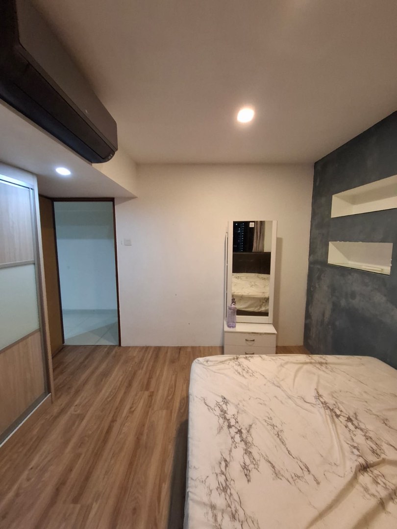 (Category: ) located in . Submitted by Arvind (Listing ID 1373434658, Image 1). Description: .
