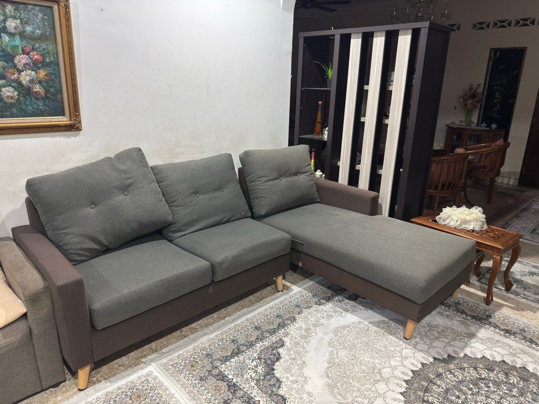 Sofa L-Shape (Category: Sofas) located in Seremban. Submitted by benjamin2468 (Listing ID 1373563621, Image 2). Description: Sofa L-Shape untuk dijual , Condition semua masih cantik . Reason nak jual sebab nak beli sofa lain . Jika berminat boleh chat saya . HARGA KITA BOLEH BINCANG NEGO SAMPAI JADI . Terima Kasih.