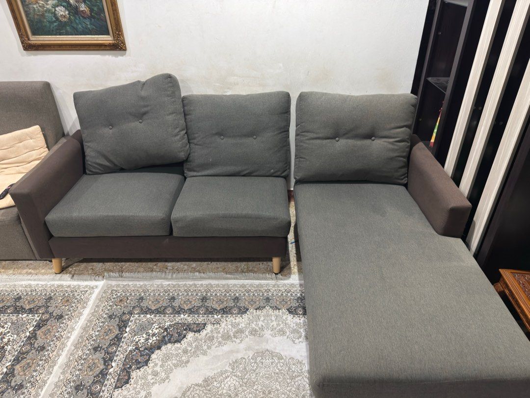 Sofa L-Shape (Category: Sofas) located in Seremban. Submitted by benjamin2468 (Listing ID 1373563621, Image 1). Description: Sofa L-Shape untuk dijual , Condition semua masih cantik . Reason nak jual sebab nak beli sofa lain . Jika berminat boleh chat saya . HARGA KITA BOLEH BINCANG NEGO SAMPAI JADI . Terima Kasih.