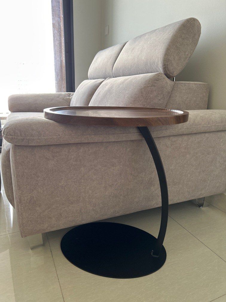 Sofa side table (Category: Tables & Sets) located in Singapore. Submitted by strawberriesandcig (Listing ID 1373451148, Image 3). Description: 50 * 38cm Height 55cm.