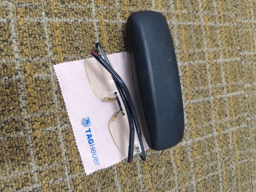 Taguer (Category: Luxury Accessories) located in Navotas City. Submitted by mistej (Listing ID 1373490261, Image 3). Description: taguer frameless authentic guaranteed complete.