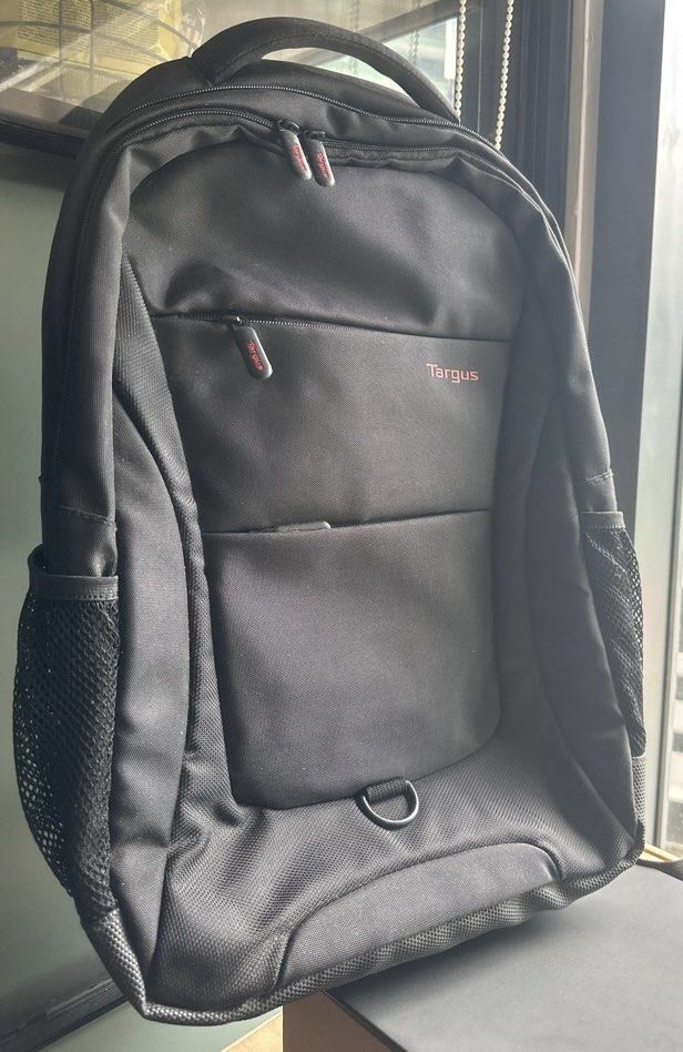 Targus Laptop Bag (Category: Laptop Bags & Sleeves) located in Makati City. Submitted by forsale.l (Listing ID 1373463685, Image 2). Description: Used 2x.