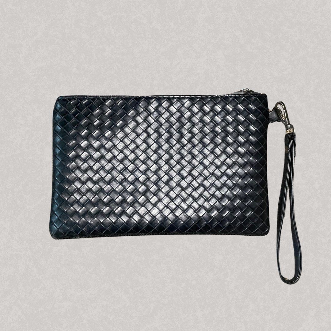 Unisex Woven Clutch Bag (Category: Luxury Bags & Wallets) located in Bulacan. Submitted by gab.closet (Listing ID 1373475993, Image 2). Description: | versace-like style 🖤 | used it once just for an event, working zippers no issues in compartments, clutch bag for unisex .