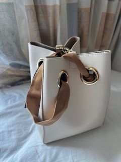 （分類：）位於 。 由 happy2ndhanddd 提交（商品編號 1373429104，圖片 1）。簡介： 。