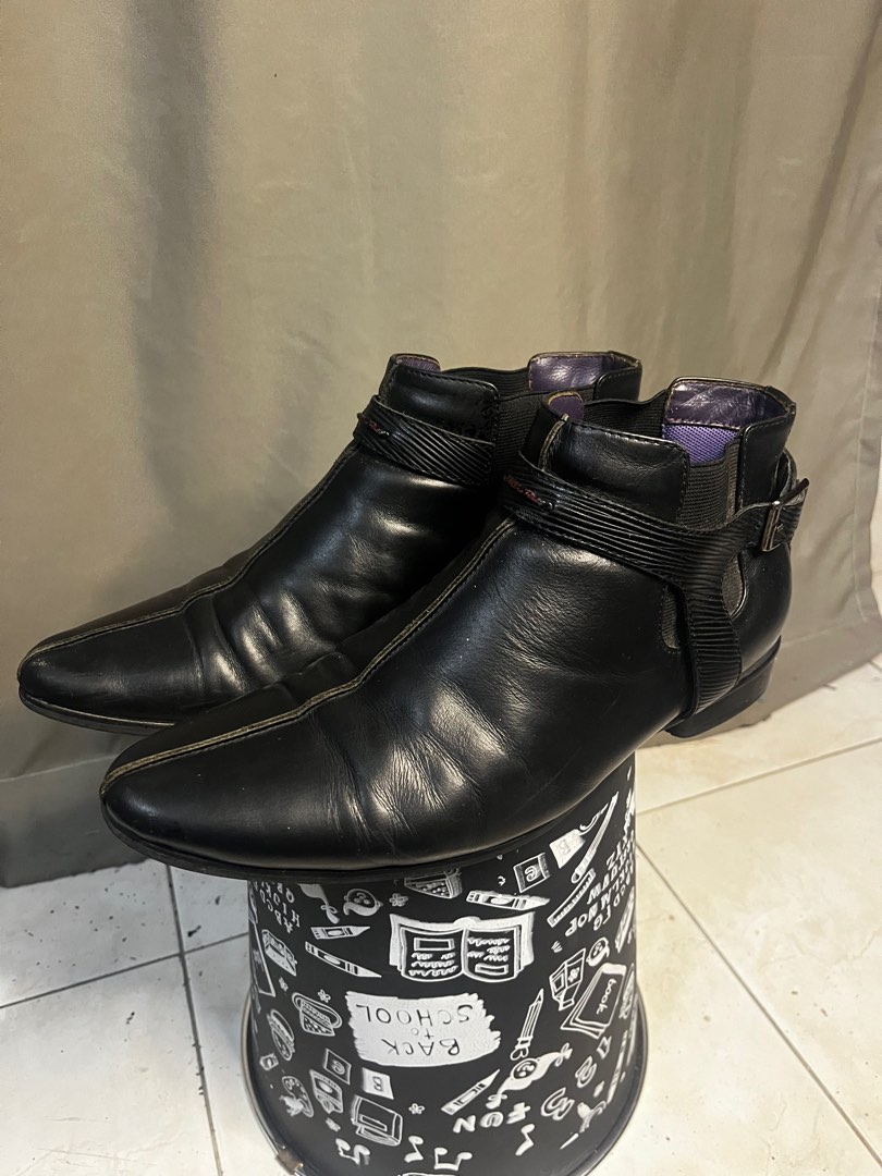 Valentino Rudy Chelsea Boots, Men's Fashion, Footwear, Boots on Carousell