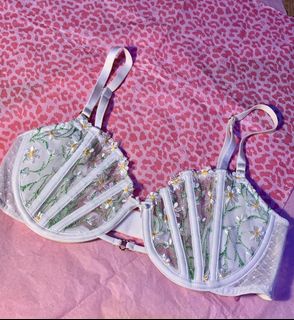 (Category: ) located in . Submitted by joyscollection (Listing ID 1373433175, Image 1). Description: .