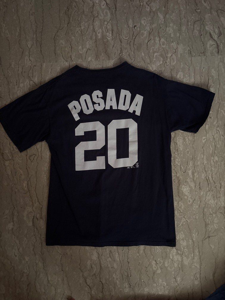 Vintage Yankees Tee (Category: Tshirts & Polo Shirts) located in Singapore. Submitted by ilostmyairpods (Listing ID 1373474542, Image 2). Description: 🥲WTS a vintage Yankees Tee , perfect for modern fits 💩Worn once or Twice.