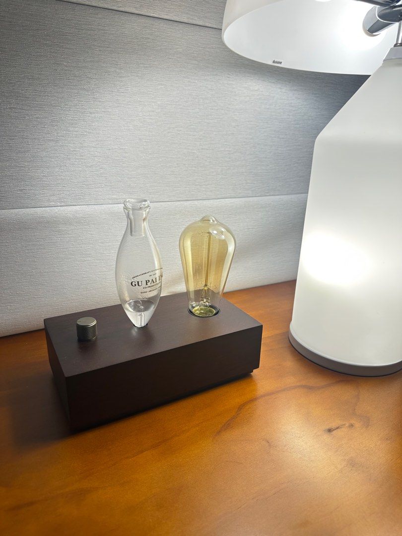 Waterless diffuser and lamp