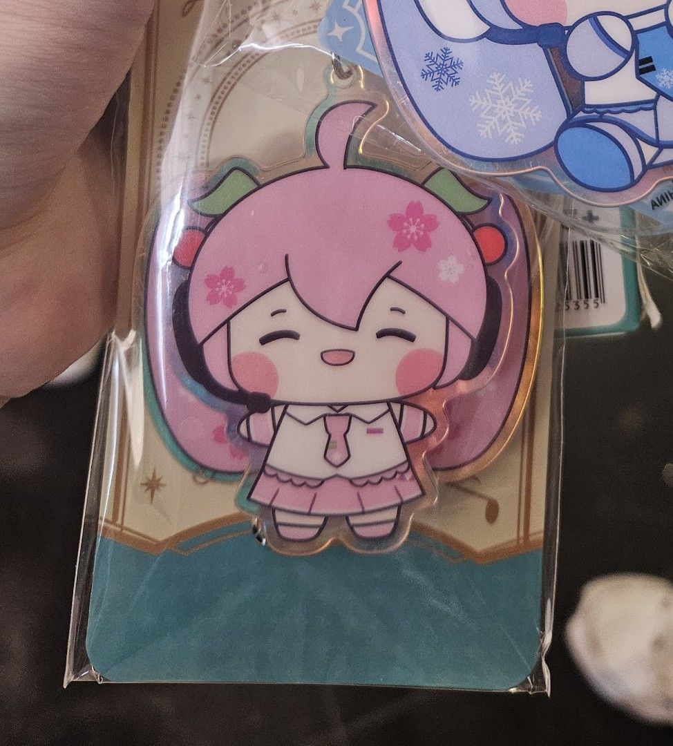 WTT] Miniso Sakura Hatsune Miku Hair Flapping Keychain, Hobbies