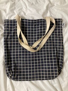 (Category: ) located in . Submitted by preloved.itemsssss (Listing ID 1373489604, Image 1). Description: .