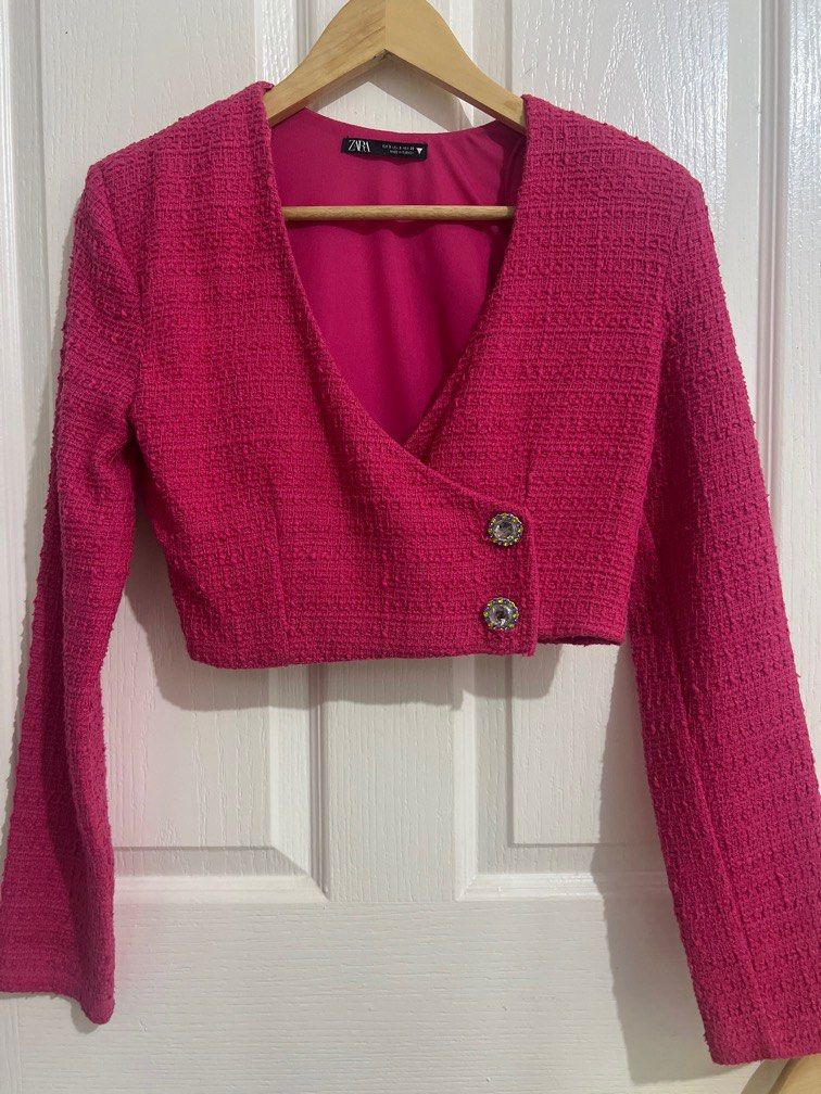 Zara long sleeve pink tweed top (Category: Longsleeves) located in Quezon City. Submitted by hzm29 (Listing ID 1373544355, Image 1). Description: .