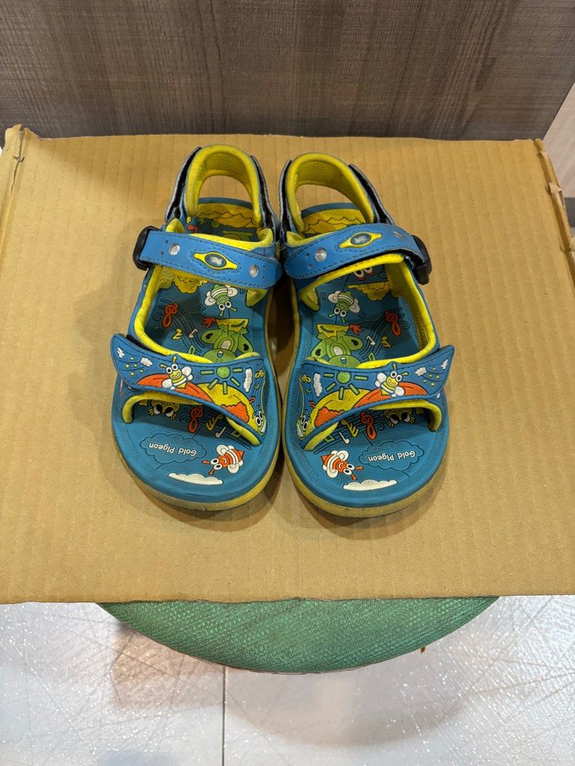 由 hqb77g24t6 (刊登 ID 1373653997，圖片 1) 提交，位於 台南市 (Tainan) 的 19公分GP磁扣涼鞋 (類別：嬰兒及兒童流行時尚)，說明：家中出清，便宜賣給喜歡需要的人❤️ ⭐️有正常使用痕跡，高標者者請繞道～。