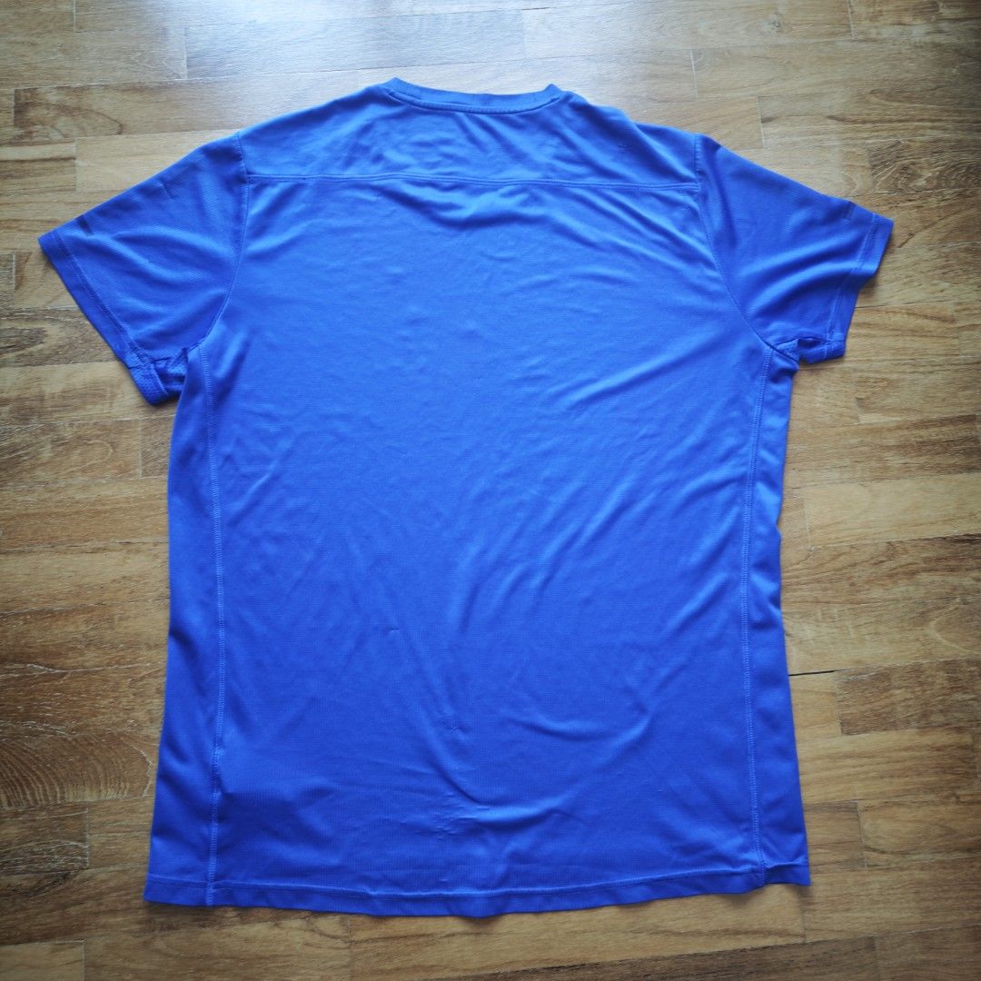 Adidas (Category: Activewear) located in Singapore. Submitted by cheap0slayer (Listing ID 1373620607, Image 3). Description: .