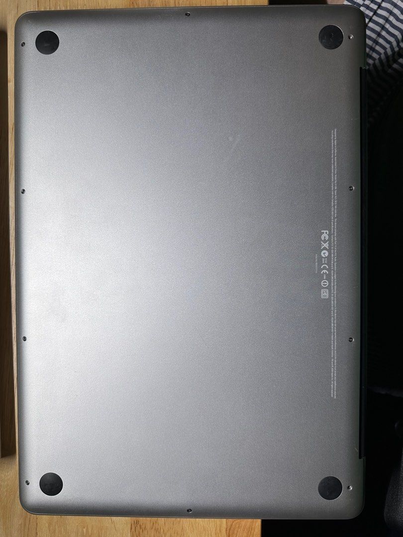 Apple MacBook Pro 15" 2009 Unibody - For Parts/Repair (Cracked Screen, No Optical/HDDs)63699139156355112