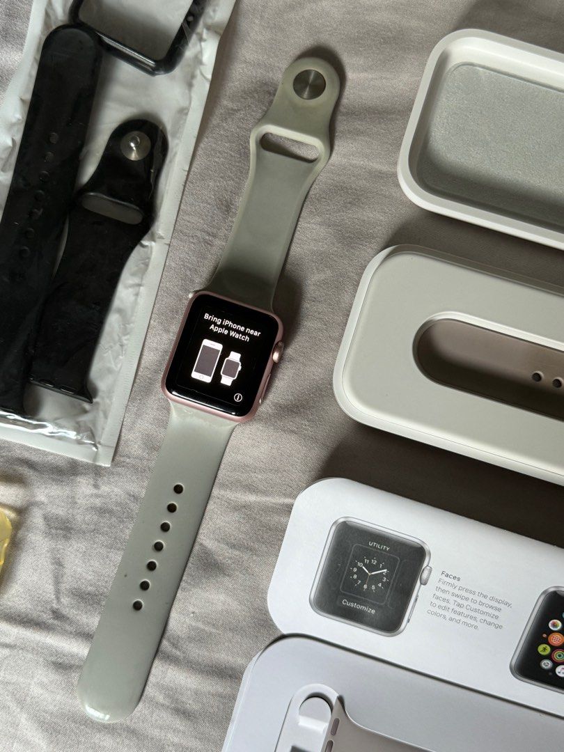 Apple watch with free strap and case (Category: Other Gadgets) located in Quezon City. Submitted by joyeusefille (Listing ID 1373637361, Image 3). Description: .