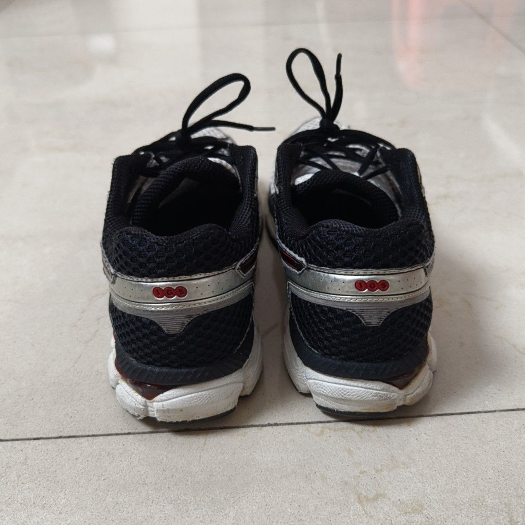 ASICS GEL-CUMULUS 16 men's shock-absorbing rebound protection running shoes breathable sports shoes Retro classic, supportive running shoes (Category: Sneakers) located in Singapore. Submitted by asingaporecity (Listing ID 1373631955, Image 3). Description: EU40--EU46.