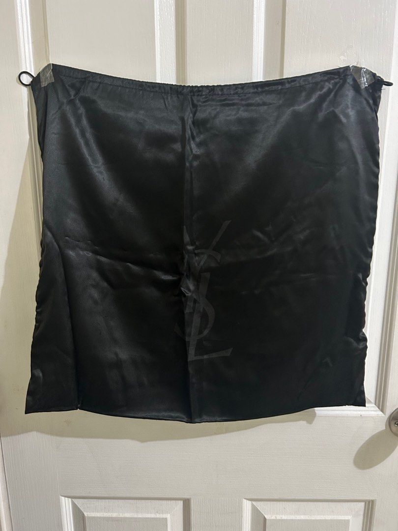Authentic YSL Dustbag for Large bag (Category: Luxury Bags & Wallets) located in Quezon City. Submitted by tokyoluxestuff2013 (Listing ID 1373704028, Image 1). Description: Authentic YSL dustbag For large bag Size approx. 21.5 inches W x 20.5 inches H Shipping via LBC / Grab/ Lalamove Add shipping fee.