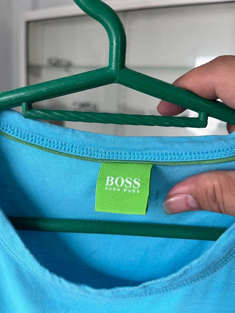 Boss green tee (Category: Tshirts & Polo Shirts ) located in Quezon City. Submitted by charddaddy (Listing ID 1373621190, Image 2). Description: Boss green Sz medium 27x20 Still in excellent condition Issue pinhole sa likod 299.