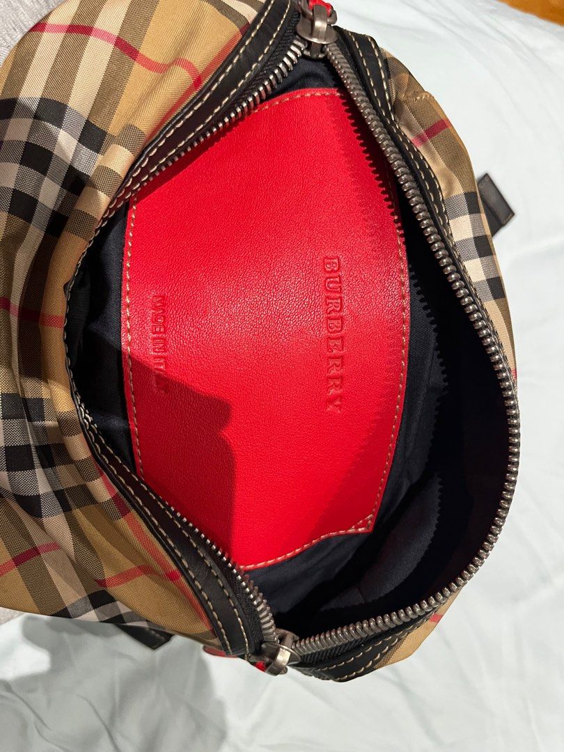 Burberry Vintage Fanny Pack (Category: Bags & Wallets) located in Singapore. Submitted by quan2583993648 (Listing ID 1373687232, Image 1). Description: Price is negotiable .