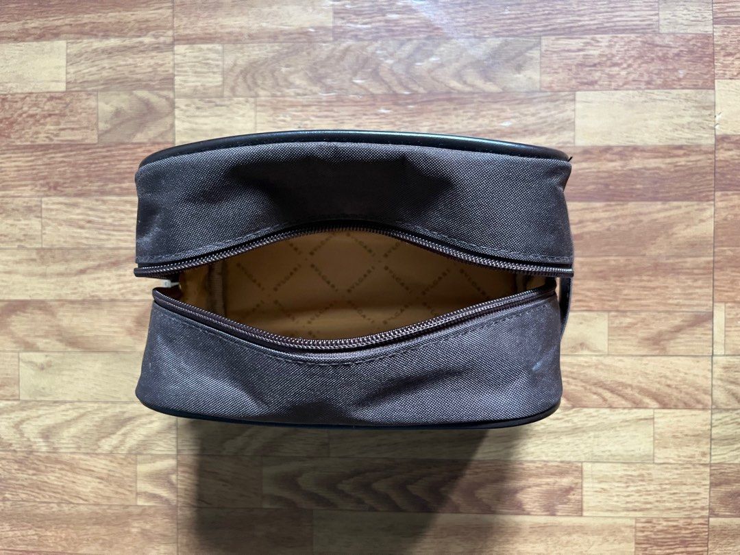 Bvlgari Emirates Amenity Pouch (Category: Luxury Bags & Wallets) located in Quezon City. Submitted by chris.secondhand (Listing ID 1373630119, Image 3). Description: From Emirates Business Class. EXTRA.