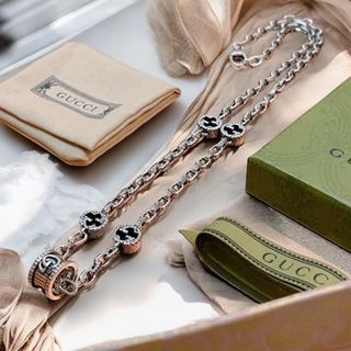 (Category: ) located in . Submitted by fashion.shoppp (Listing ID 1373758839, Image 1). Description: .