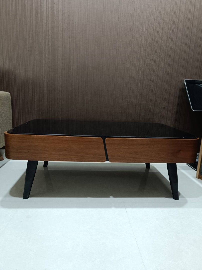 Coffee Table (Category: Shelves, Cabinets & Racks) located in Singapore. Submitted by eclectricist (Listing ID 1373715862, Image 2). Description: in great condition. 64cmx107cm.