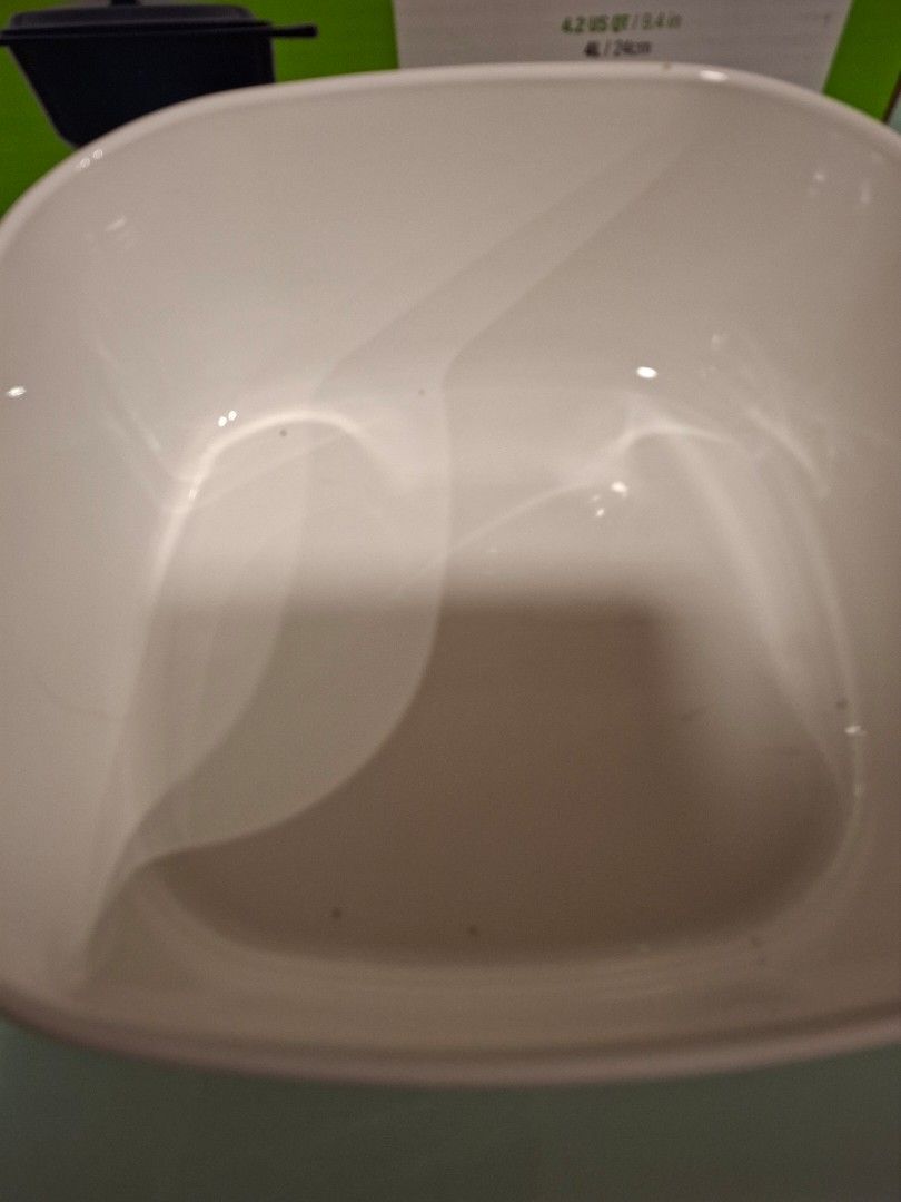 Corningware (Category: Cookware & Accessories) located in Singapore. Submitted by lovelies1234 (Listing ID 1373576780, Image 2). Description: Bought a set. This has never been used n kept storage in box. Too big for a very small family..